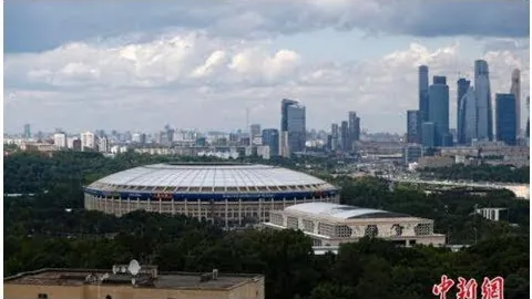 “马刺逆境挑战湖人，能否扭转颓势再战巅峰？”