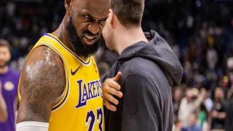 火箭连胜不止，格林凯罗双星熠熠生辉，击败魔术续写八连胜辉煌